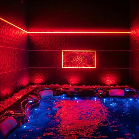 Loveroom O Diable Des Plaisirs Avec Jacuzzi Τουρκουάν Εξωτερικό φωτογραφία