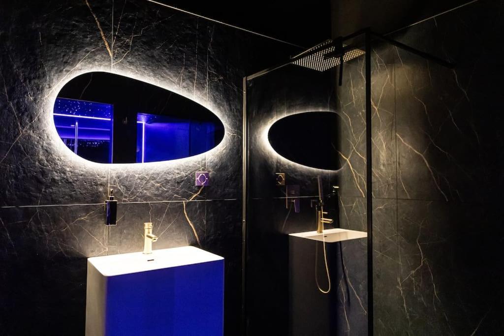 Loveroom O Diable Des Plaisirs Avec Jacuzzi Τουρκουάν Εξωτερικό φωτογραφία