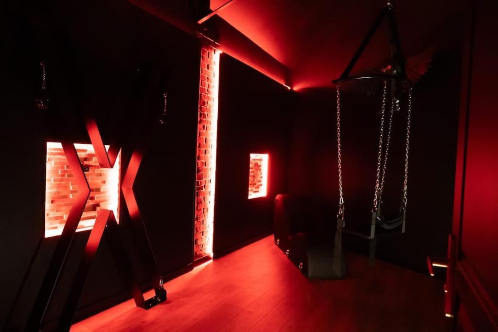 Loveroom O Diable Des Plaisirs Avec Jacuzzi Τουρκουάν Εξωτερικό φωτογραφία
