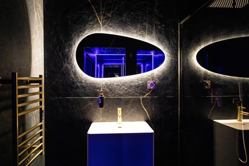 Loveroom O Diable Des Plaisirs Avec Jacuzzi Τουρκουάν Εξωτερικό φωτογραφία